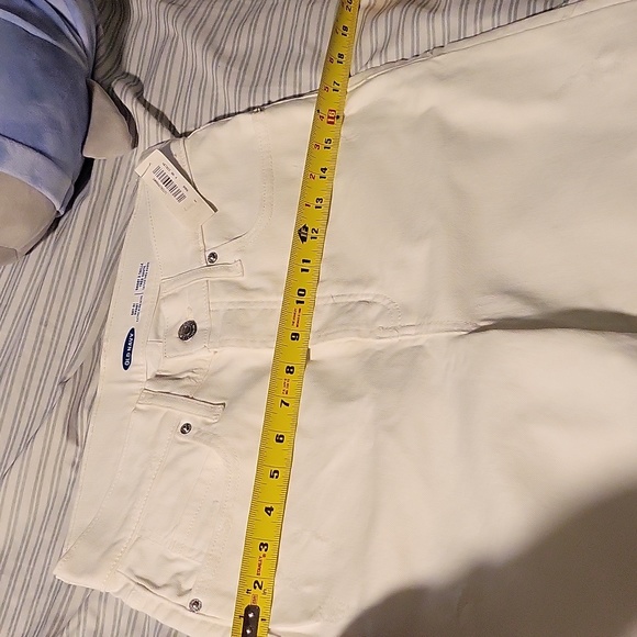 𝅺OLD Navy High Rise Shorts White Tattered Jeans Shorts - Picture 6 of 9